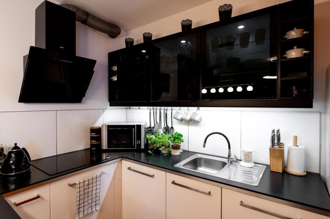 Torre Verona Apartment - 70M2, Terrace, Garage كراكوفيا المظهر الخارجي الصورة